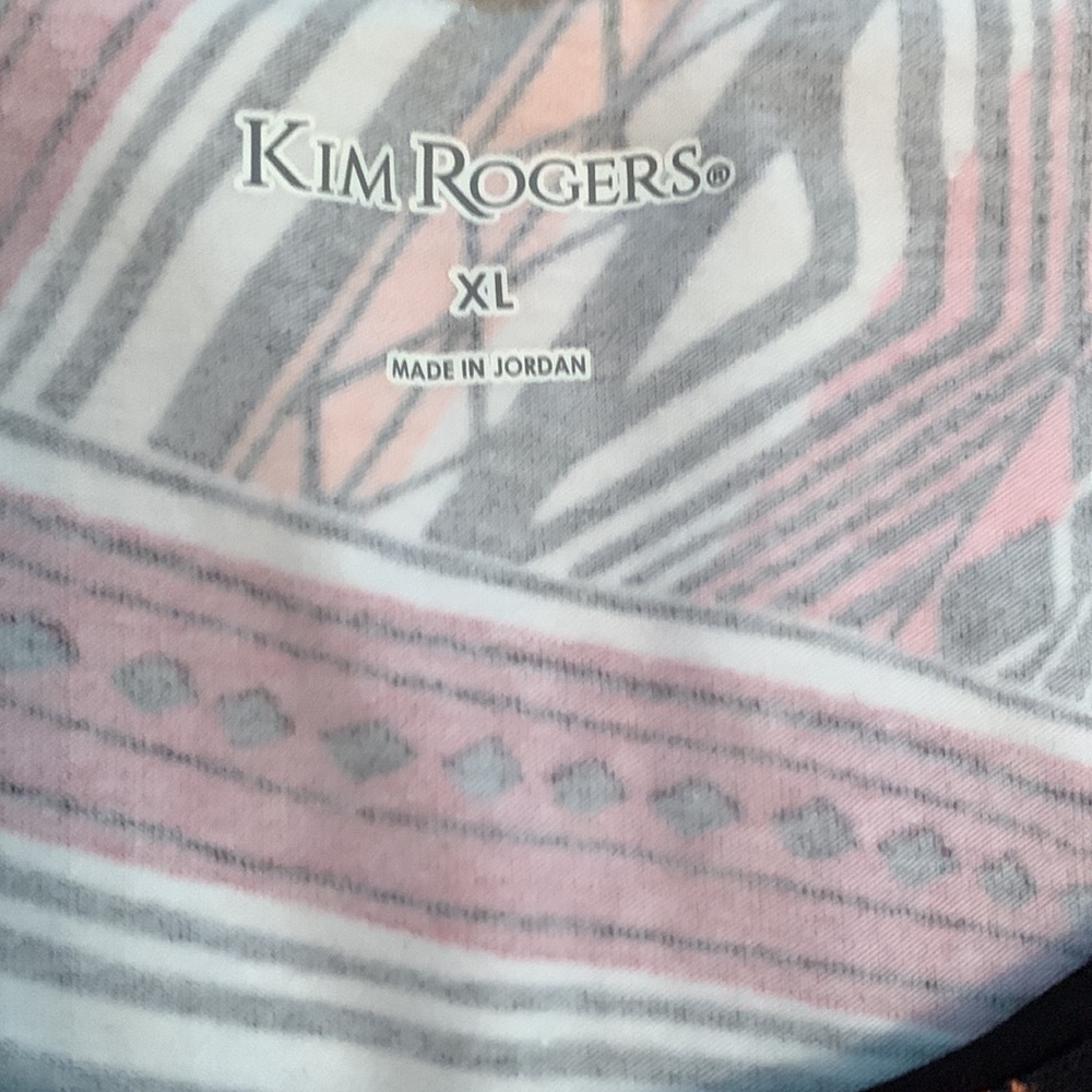 Kim Rogers NWT Geometric Multicolor Top (Coral Combo) - Picture 10 of 13
